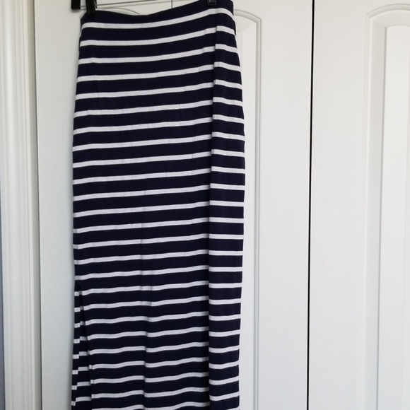 Old Navy Dresses & Skirts - Old Navy Midi Skirt